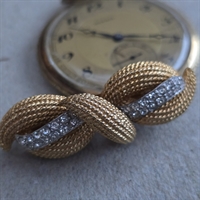 guldformet-sløjfe-broche-simili-bånd-vintagebroche-gammelt-smykke